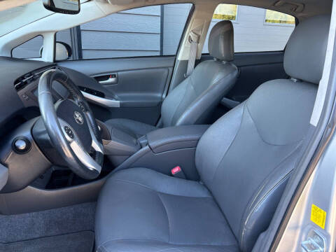 2010 Toyota Prius III