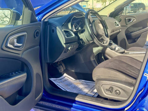 2015 Chrysler 200 Limited