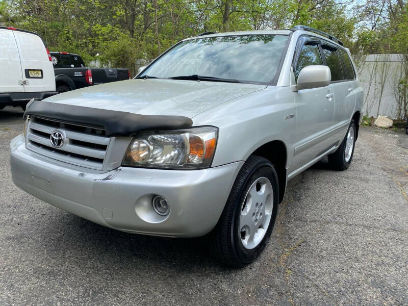 2004 Toyota Highlander for sale at Tri state leasing in Hasbrouck Heights NJ