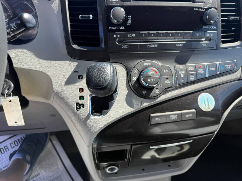 2014 Toyota Sienna