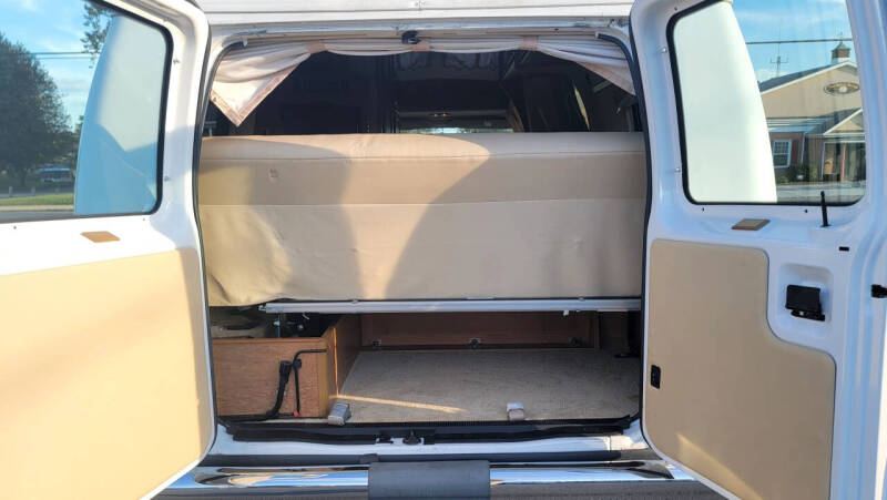 2010 Ford E-Series E-350 SD