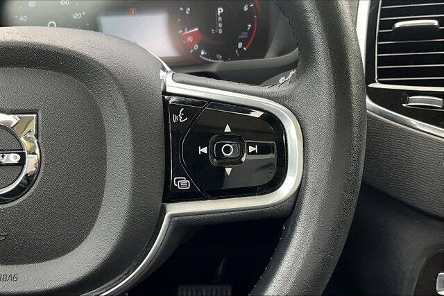 2017 Volvo XC90 T6 Momentum