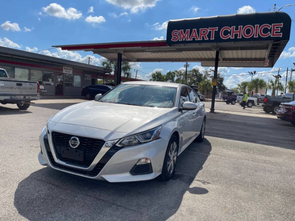 2020 Nissan Altima for sale at SMART CHOICE AUTO in Pasadena, TX