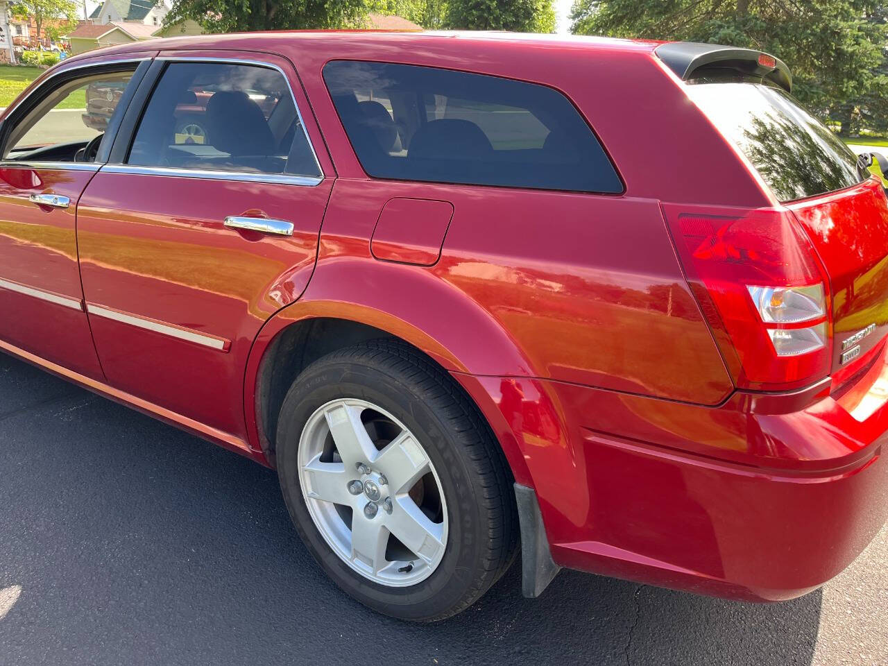 2005 Dodge Magnum 21