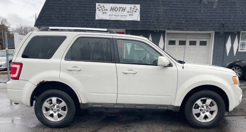 2010 Ford Escape Limited's photo