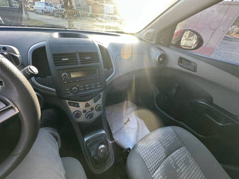 2016 Chevrolet Sonic LS Manual
