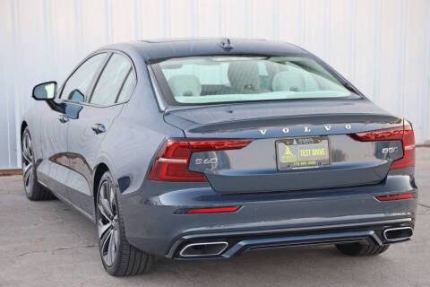 2022 Volvo S60 B5 Momentum