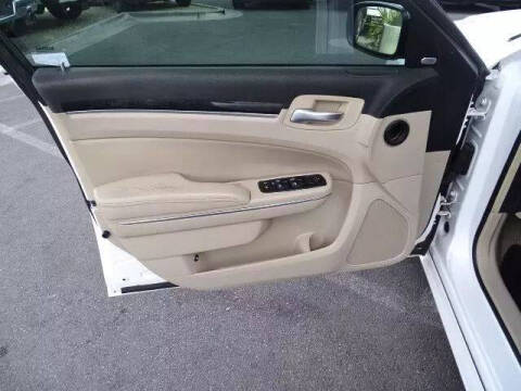 2011 Chrysler 300 Limited