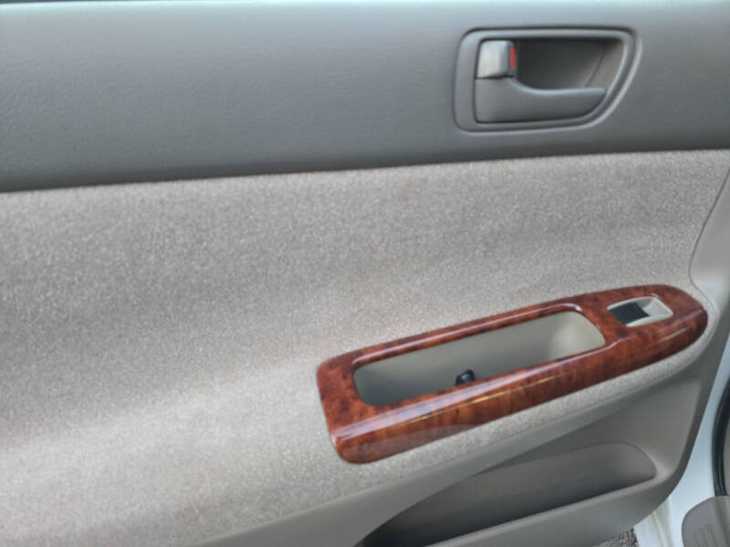 2004 Toyota Camry XLE