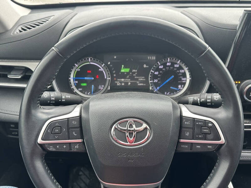 2022 Toyota Highlander Hybrid XLE