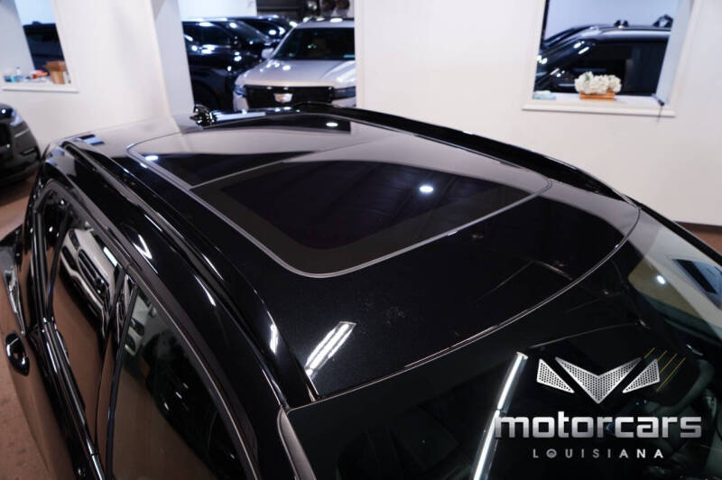 2023 Volvo XC40 B5 Plus Dark Theme