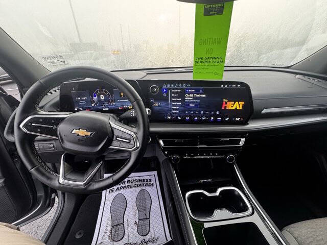 2025 Chevrolet Traverse LT