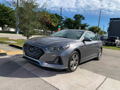 2018 Hyundai Sonata for sale at AUTO BURGOS in Hollywood FL