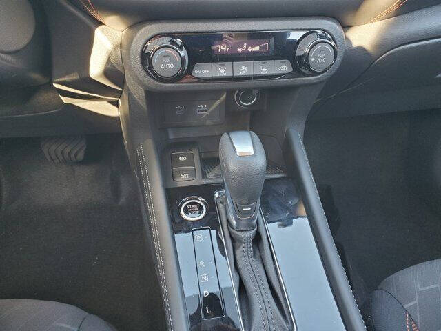 2024 Nissan Kicks SR