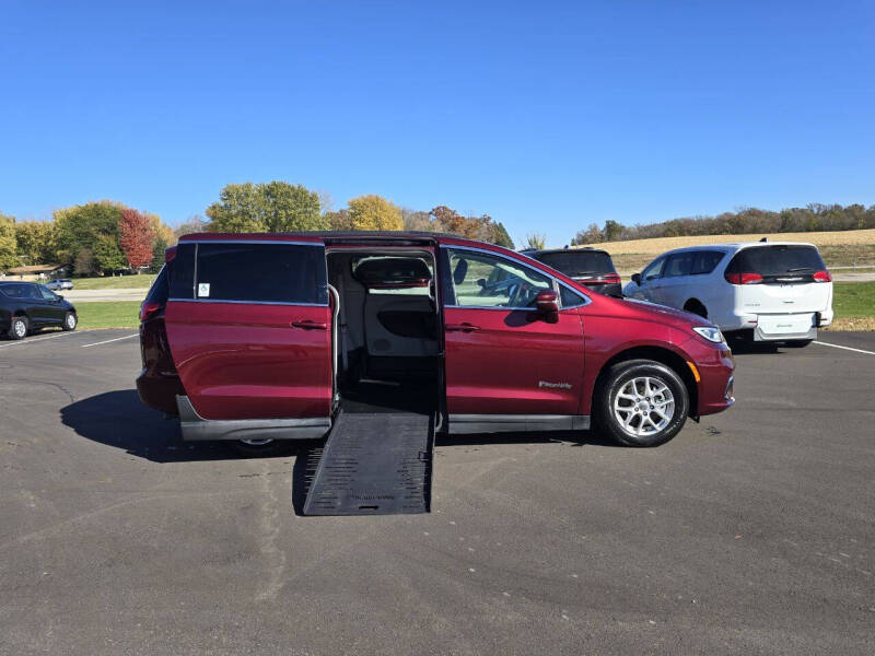 2022 Chrysler Pacifica Touring L