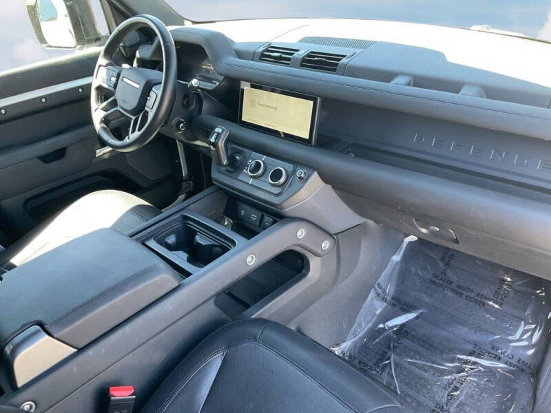 2024 Land Rover Defender 90 P400 X-Dynamic SE