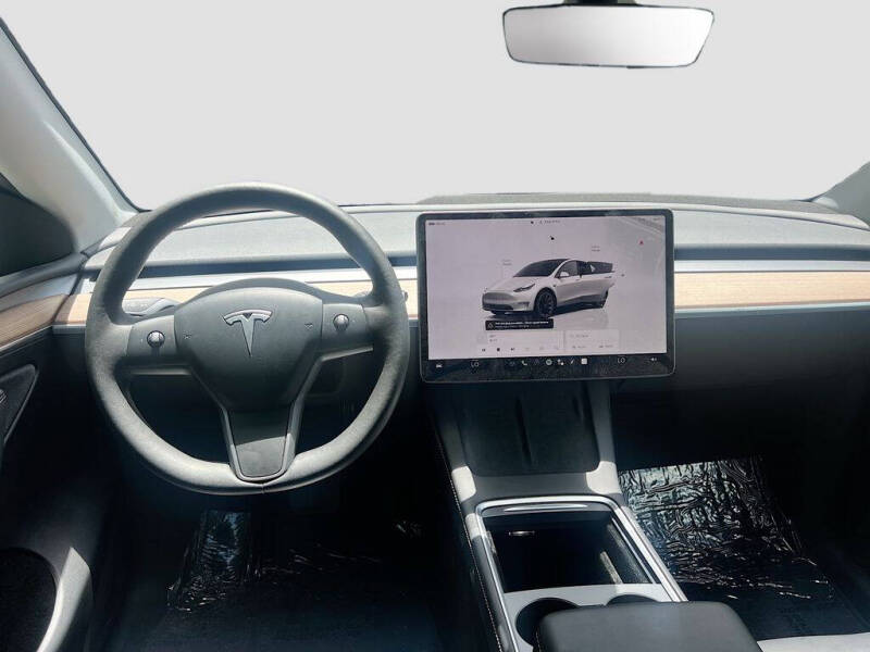 2025 Tesla Model Y Long Range