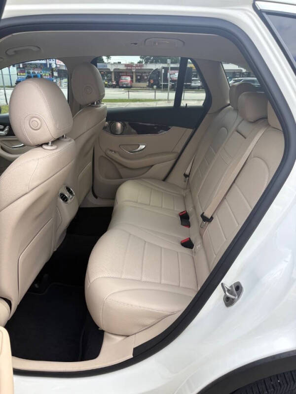 2021 Mercedes-Benz GLC GLC 300