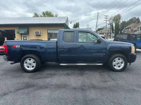 2009 Chevrolet Silverado 1500 for sale at FIVE POINTS AUTO CENTER in Lebanon PA