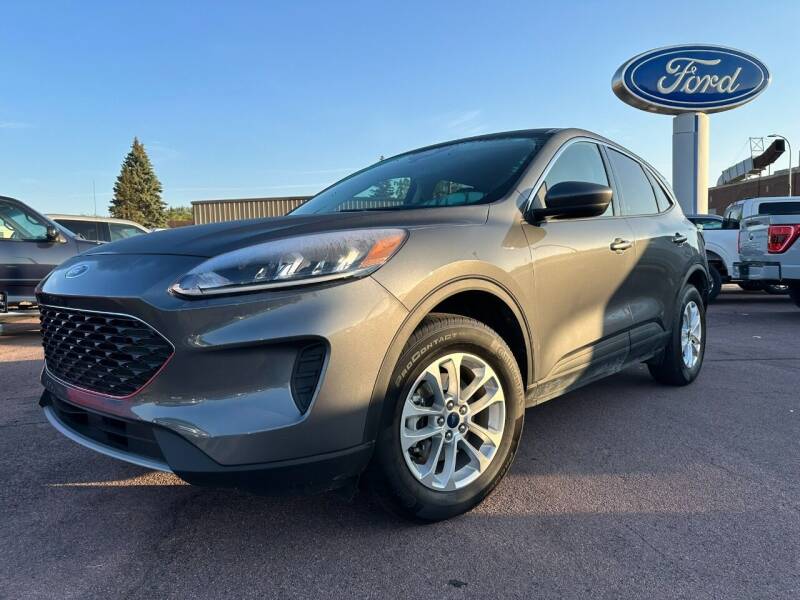 Used 2021 Ford Escape SE with VIN 1FMCU9G64MUB03464 for sale in Windom, Minnesota
