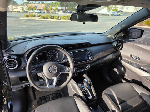 2020 Nissan Kicks SR