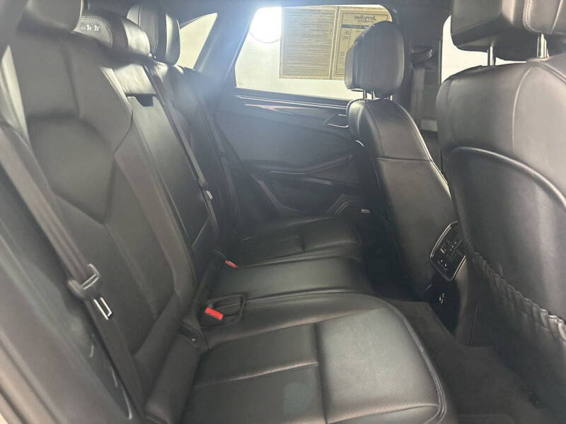 2022 Porsche Macan
