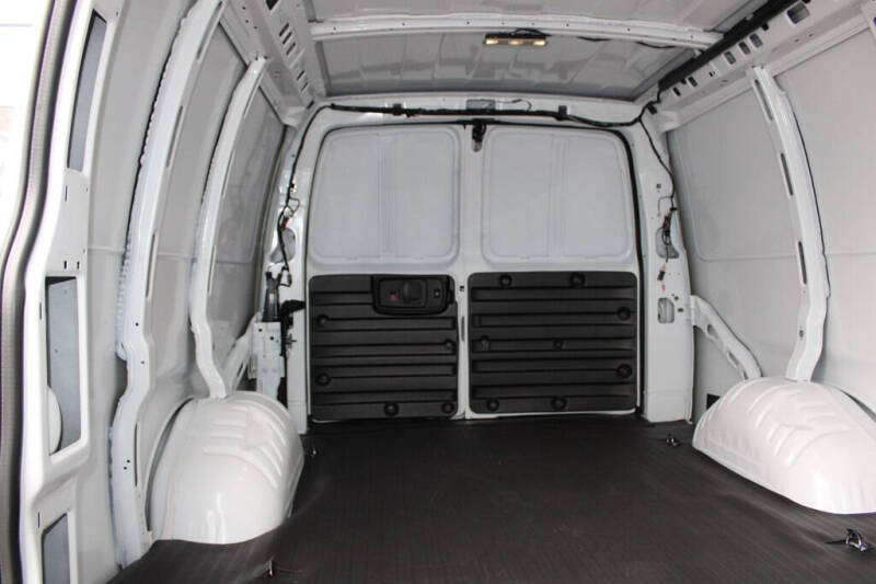 2025 Chevrolet Express 2500