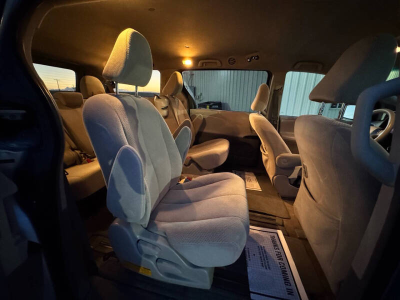 2012 Toyota Sienna Base 7-Passenger
