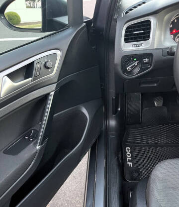 2015 Volkswagen Golf TSI Launch Edition