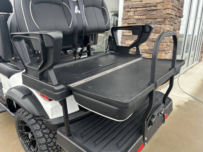 2026 Active Pulse 6 Seater lifted