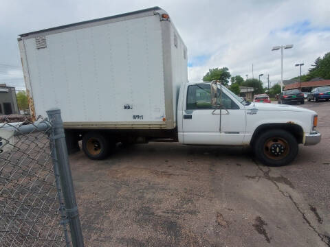 2000 Chevrolet Silverado 3500HD CC for sale at Geareys Auto Sales of Sioux Falls, LLC in Sioux Falls SD