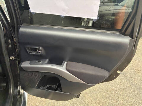 2009 Mitsubishi Outlander SE