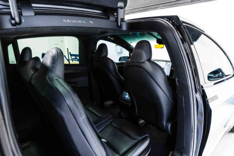 2023 Tesla Model X Standard Range