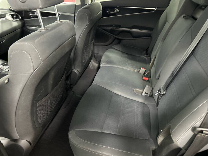 2019 Kia Sorento LX V6