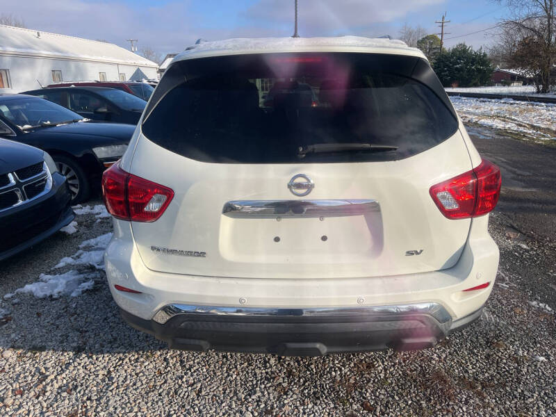 2017 Nissan Pathfinder SV