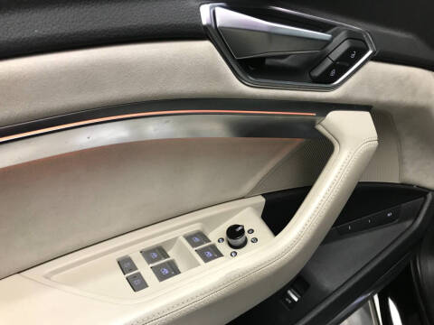 2019 Audi e-tron quattro Prestige