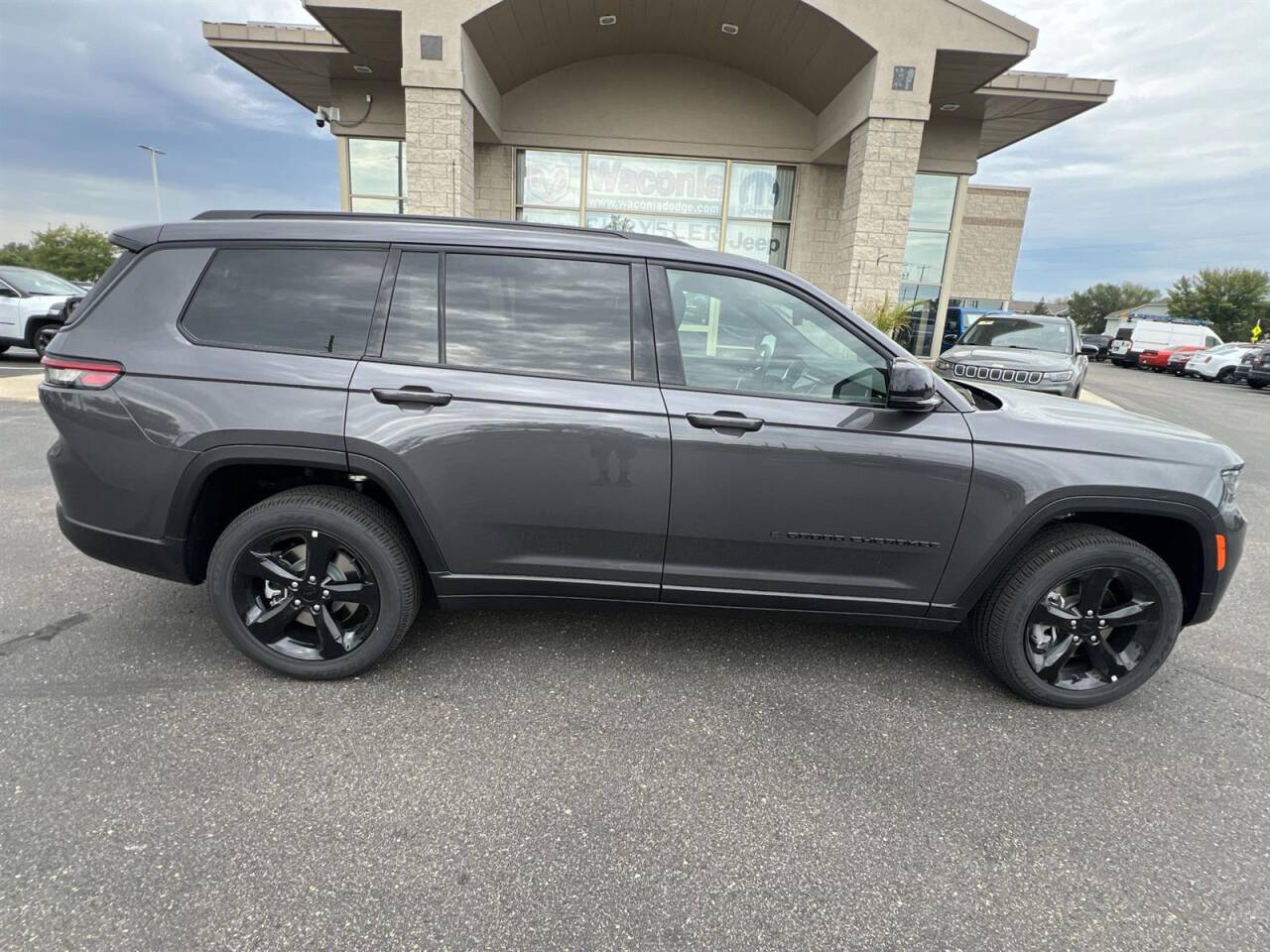 2024 Jeep Grand Cherokee L for sale at Victoria Auto Sales in Victoria, MN