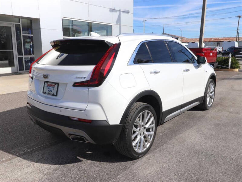 2022 Cadillac XT4 Premium Luxury