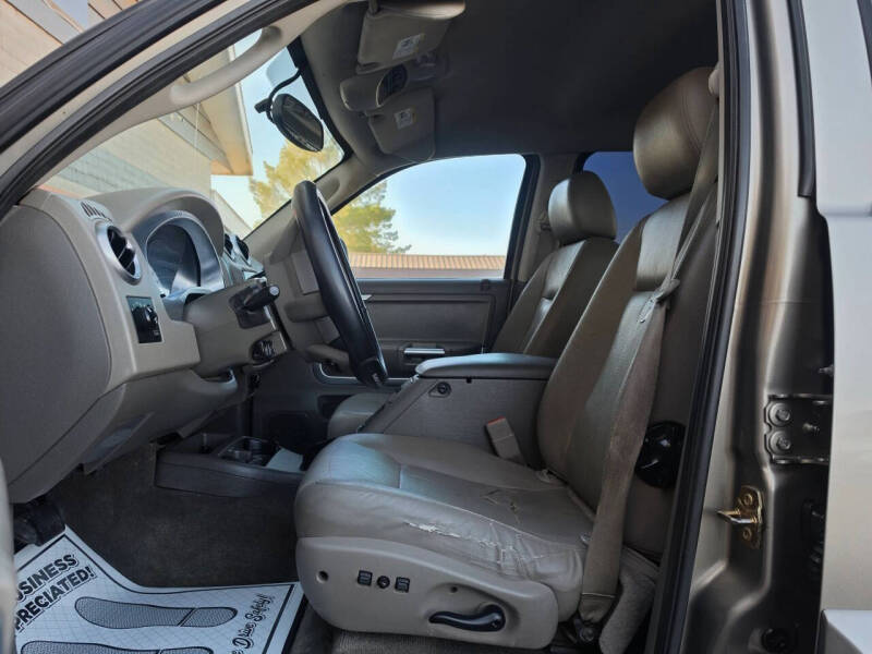2006 Mitsubishi Raider XLS