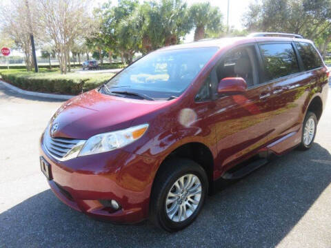 2017 Toyota Sienna XLE Premium 8-Passenger