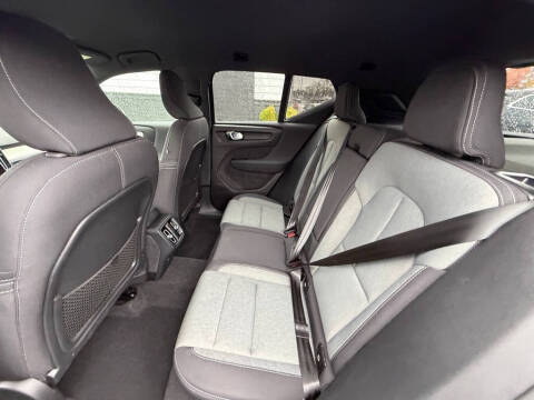 2023 Volvo XC40 B5 Core