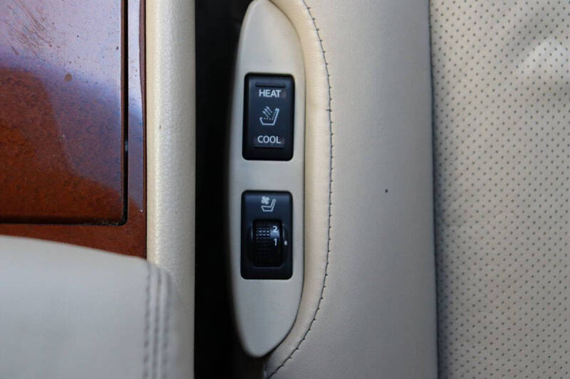 2004 Infiniti Q45 Luxury