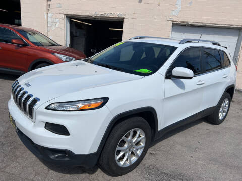 2014 Jeep Cherokee for sale at PAPERLAND MOTORS - Fresh Inventory in Green Bay WI