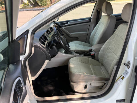 2016 Volkswagen Golf TSI S