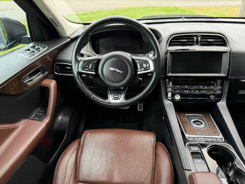 2017 Jaguar F-PACE S