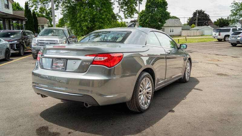 2012 Chrysler 200 Limited