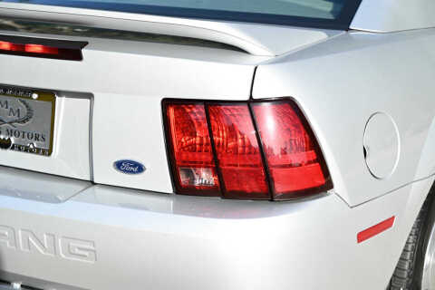 2000 Ford Mustang
