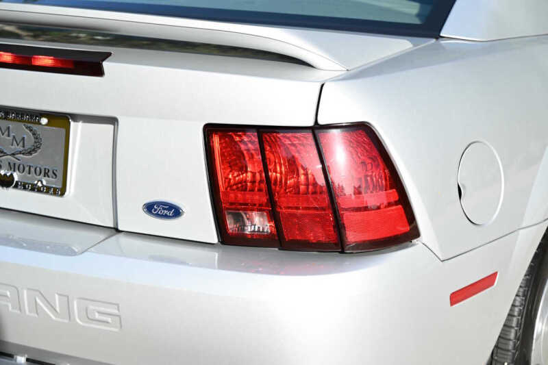 2000 Ford Mustang