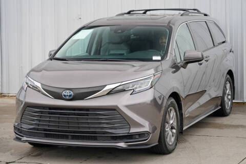 2021 Toyota Sienna LE 8-Passenger