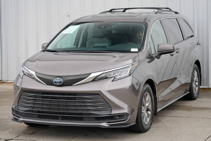 2021 Toyota Sienna LE 8-Passenger